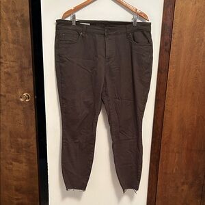 Women's Ankle length Grey  Pants